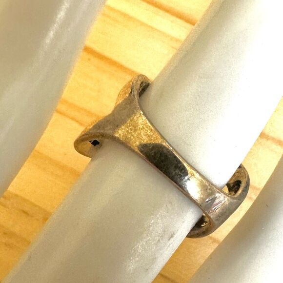 Sterling Silver Heart CZ Criss-Cross Band vintage ring - Picture 4 of 9